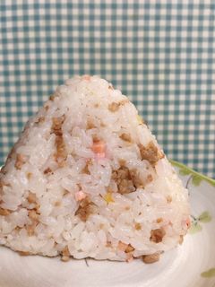 紅生姜と豚そぼろのおにぎり-レシピのメイン写真