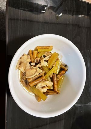 ごぼうとふきと豚肉の煮物-レシピのメイン写真