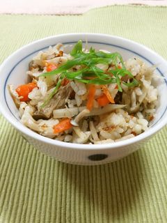 栄養満点!鯖缶の炊き込みごはん-レシピのメイン写真