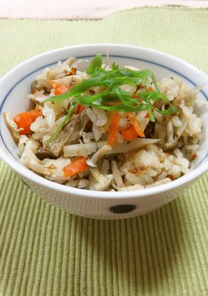 栄養満点！鯖缶の炊き込みごはん-レシピのメイン写真