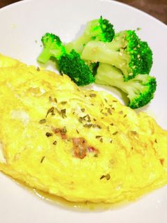コンビーフハッシュ オムレツ-レシピのメイン写真