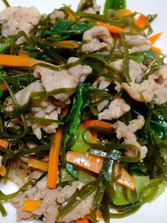 弁当にあと一品♡昆布と豚肉の炒め物-レシピのメイン写真