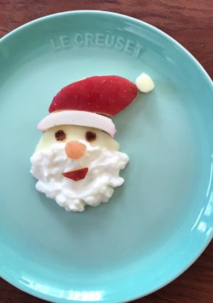 りんごとヨーグルトでサンタさん-レシピのメイン写真