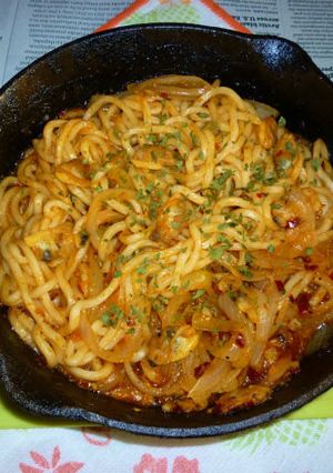 お手軽ボンゴレロッソの焼きうどん-レシピのメイン写真