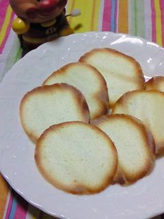 卵白1個で☆ミルククッキー(チュイール)-レシピのメイン写真