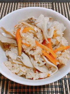 ☆★舞茸と人参、油揚げの炊き込みご飯☆★-レシピのメイン写真