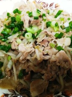 ご飯が進む!豚ともやしの味噌と醤油炒め-レシピのメイン写真