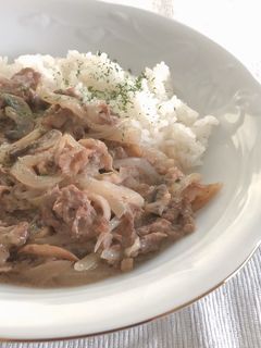 ウクライナ風*白いビーフストロガノフ-レシピのメイン写真