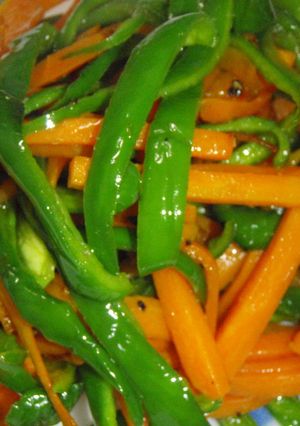 お手軽♪緑黄色野菜♪ピーマンと人参の炒め-レシピのメイン写真