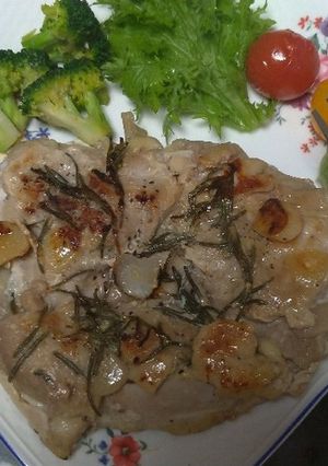 ローズマリーで鶏もも肉のガーリック焼き☆-レシピのメイン写真
