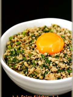 小松菜と鶏挽肉の甘辛炒め♪ぶっかけ丼-レシピのメイン写真