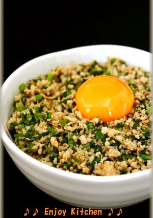 小松菜と鶏挽肉の甘辛炒め♪ぶっかけ丼-レシピのメイン写真