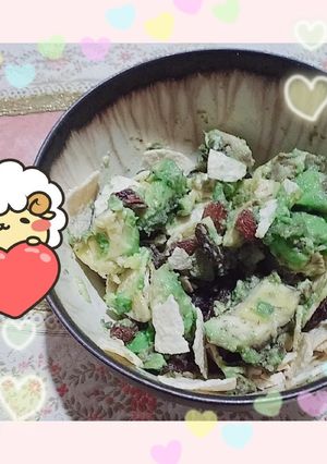 【出稼ぎメシ】アボカドポテチの鉄分サラダ-レシピのメイン写真