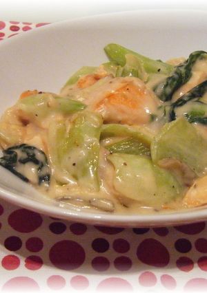 簡単☆サーモンとチンゲン菜のクリーム煮-レシピのメイン写真