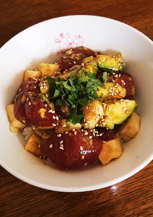 マグロとアボカドと長芋のポキ丼-レシピのメイン写真