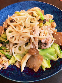腸活!もやし豚肉レンコンキャベツ味噌炒め-レシピのメイン写真