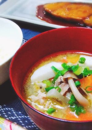 根菜ゴロゴロ！コク旨★ごちそう豚汁-レシピのメイン写真