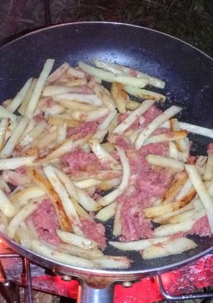 キャンプdeコンビーフポテト-レシピのメイン写真
