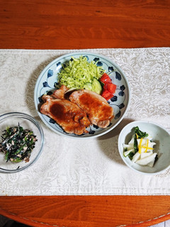 夕飯に生姜焼き、法蓮草サラダ、かぶの浅漬-レシピのメイン写真