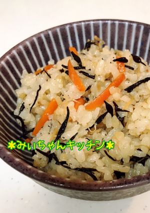 簡単！なめ茸とひじきの炊き込みご飯-レシピのメイン写真