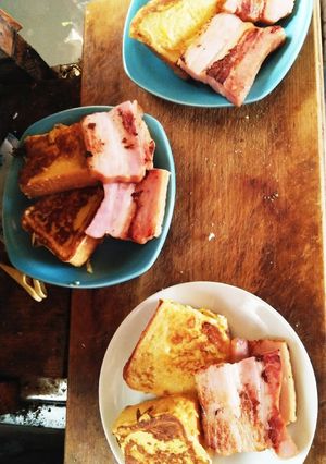 チーズ入りフレンチトースト　ベーコン添え-レシピのメイン写真