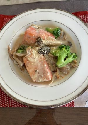 ゴロゴロ大きめ鮭の簡単ホワイトシチュー-レシピのメイン写真