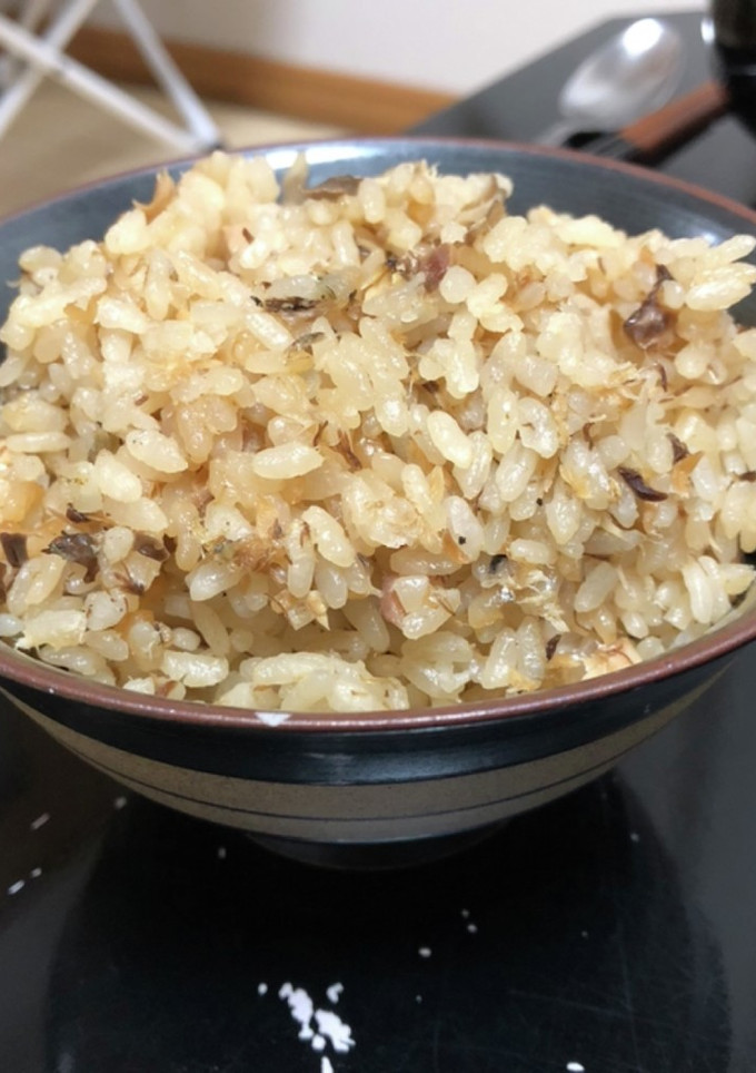 サバ缶と舞茸の炊き込みご飯-レシピのメイン写真