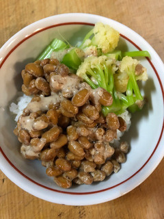 納豆とカリフローレのごまドレご飯-レシピのメイン写真