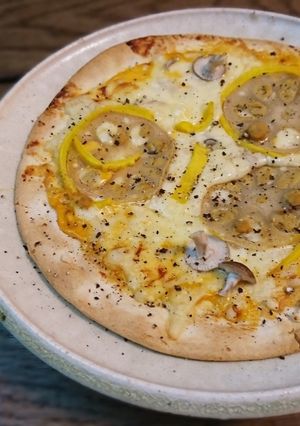 絶品◎うにクリームチーズと辛子蓮根のピザ-レシピのメイン写真