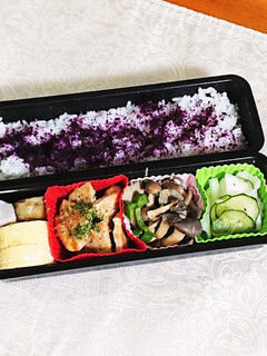 今朝は生姜焼きやかぶのサラダがメイン弁当-レシピのメイン写真
