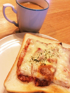 ベーコンチーズバーガー(?)なトースト-レシピのメイン写真