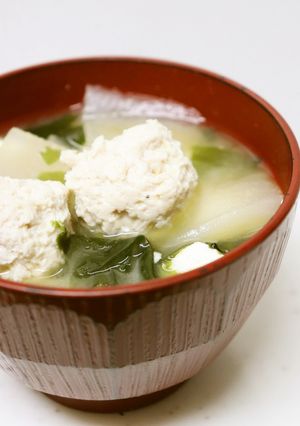 朝昼夕♪美味♪鶏ミンチ団子と大根の味噌汁-レシピのメイン写真