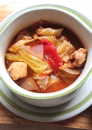 キャベツ鶏肉舞茸玉ねぎの辛ミネストローネ-レシピのメイン写真