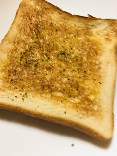 しれっとチーズ&パセリのシンプルトースト-レシピのメイン写真