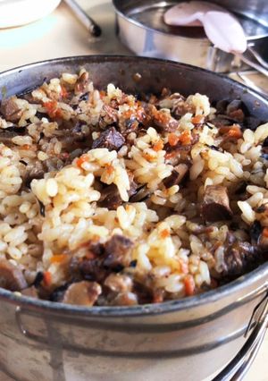 キャンプ飯の炊き込みご飯に芯が！復活方法-レシピのメイン写真