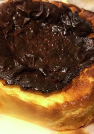 材料５つ＊簡単バスク風チーズケーキ♡-レシピのメイン写真