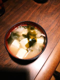 定番✩.*˚ワカメと木綿豆腐のお味噌汁-レシピのメイン写真