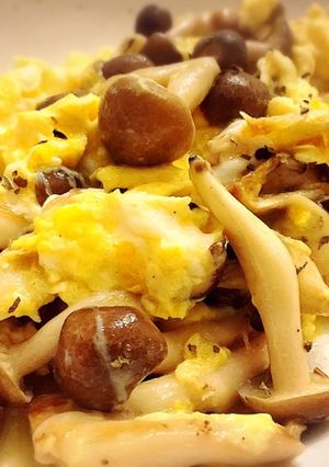 しめじと卵のふんわりバター炒め-レシピのメイン写真