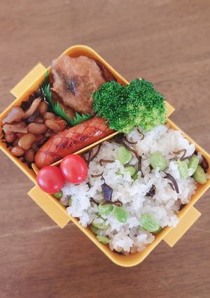 塩昆布と枝豆ご飯弁当♪-レシピのメイン写真