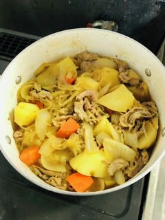 黄金比の肉じゃがだと甘い方の肉じゃが-レシピのメイン写真