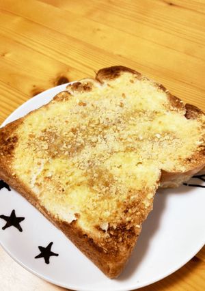 マヨ&粉チーズ&練辛子で簡単トースト-レシピのメイン写真