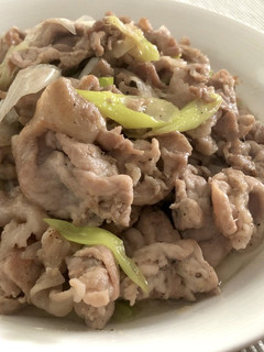 簡単ご飯が進む!豚肉と長ネギの塩ダレ炒め-レシピのメイン写真