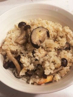 椎茸としめじの鯛あら炊き込みご飯-レシピのメイン写真
