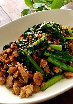 小松菜とひき肉の胡麻味噌炒め-レシピのメイン写真
