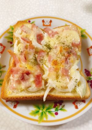 ベーコンと玉ねぎのトースト-レシピのメイン写真