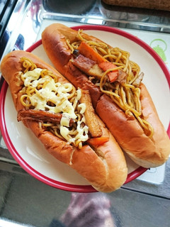 うまっq(^-^q)焼きそばパン-レシピのメイン写真