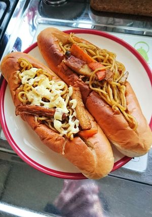 うまっq(^-^q)焼きそばパン-レシピのメイン写真
