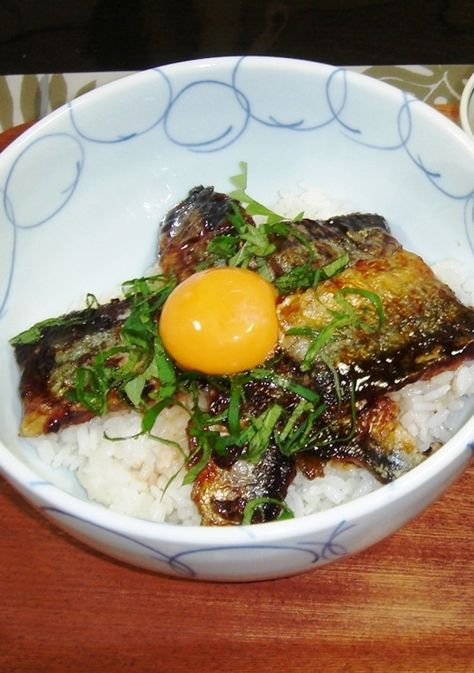 さんまの月見蒲焼丼.｡･ﾟ*-レシピのメイン写真