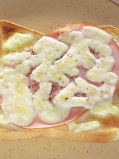 簡単!ハム&マヨのチーズトースト-レシピのメイン写真
