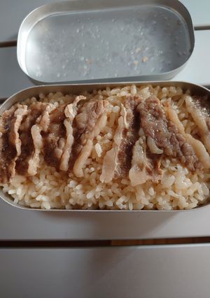 ダイソーメスティンで牛炊き込みご飯-レシピのメイン写真